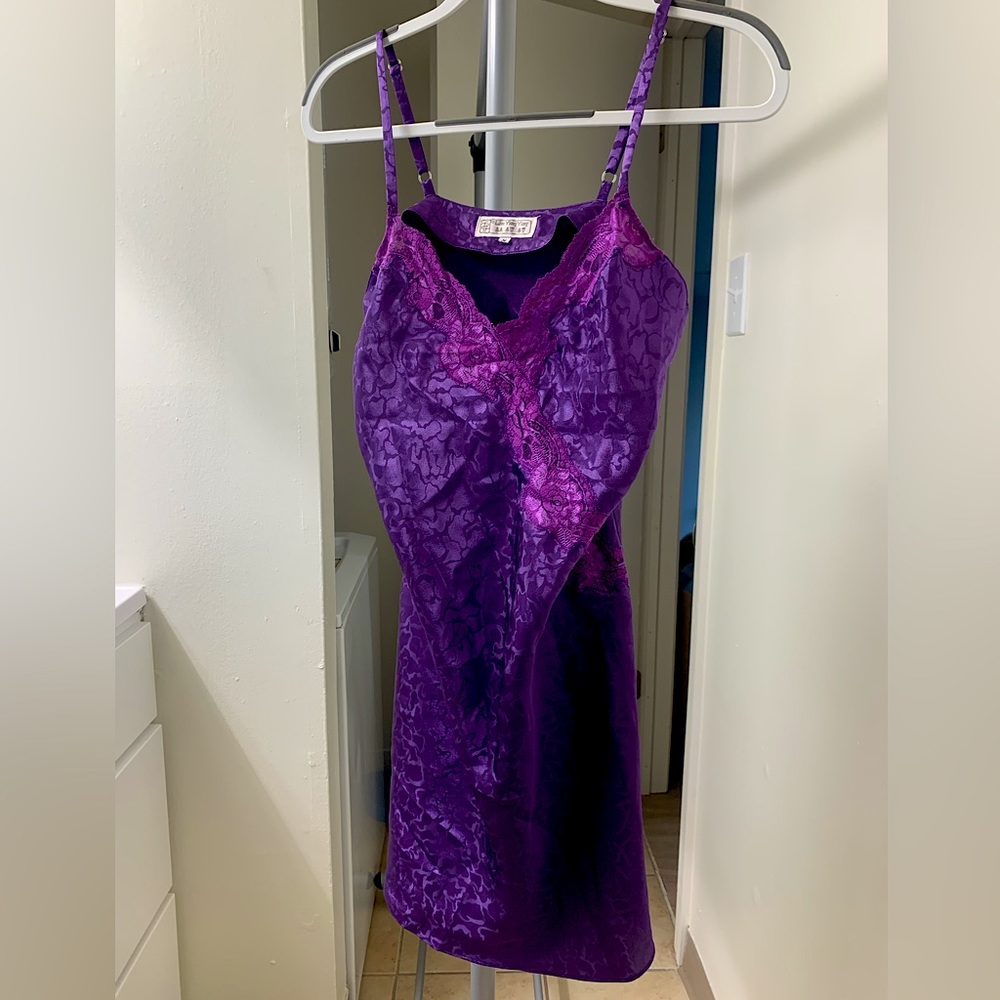 Lim Ying Yang | Purple Silky Party Dress w/ Lace | Size: M